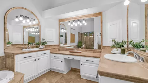 Bath - 6910 E Saddleback Cir, Mesa, AZ 85207 photo 3 of 5