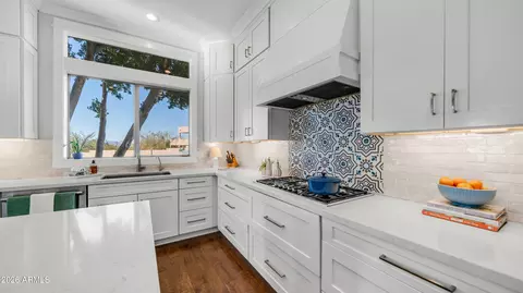 Kitchen - 6910 E Saddleback Cir, Mesa, AZ 85207 photo 5 of 5