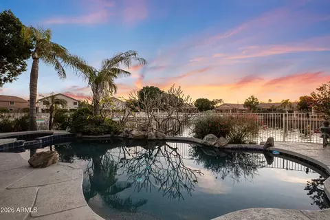 5335 W Rose Garden Ln, Glendale, AZ 85308