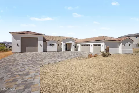 612 E Amber Sun Dr, Phoenix, AZ 85085