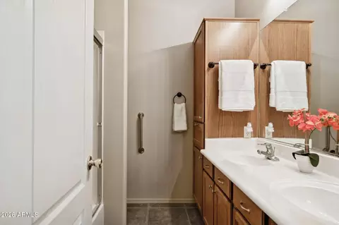 Bath - 944 S Porter St, Gilbert, AZ 85296 photo 5 of 7