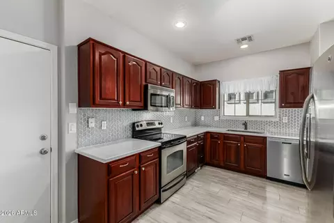 Kitchen - 3090 E Orchid Ln, Gilbert, AZ 85296 photo 2 of 2