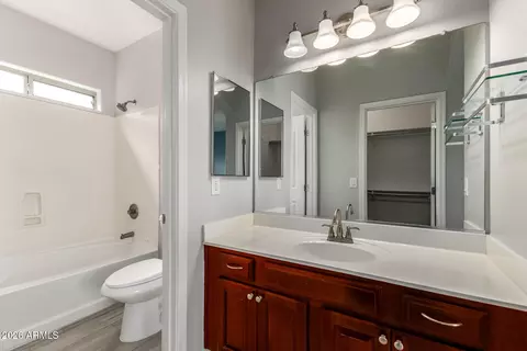 Bath - 3090 E Orchid Ln, Gilbert, AZ 85296 photo 2 of 3