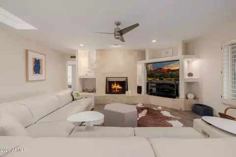 Living - 5847 N 46th St, Phoenix, AZ 85018 photo 5 of 6