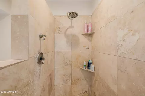 Bath - 5847 N 46th St, Phoenix, AZ 85018 photo 3 of 5