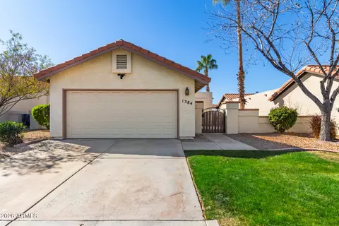 1384 N Carriage Ln, Chandler, AZ 85224