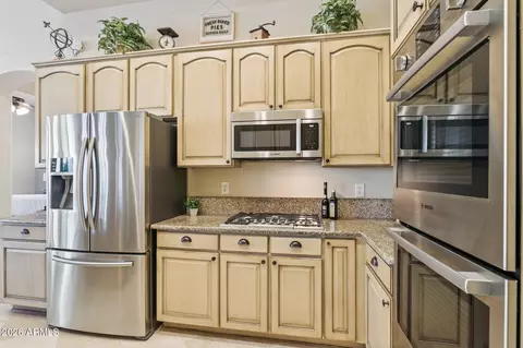Kitchen - 4806 Estevan Rd, Phoenix, AZ 85054 photo 2 of 4