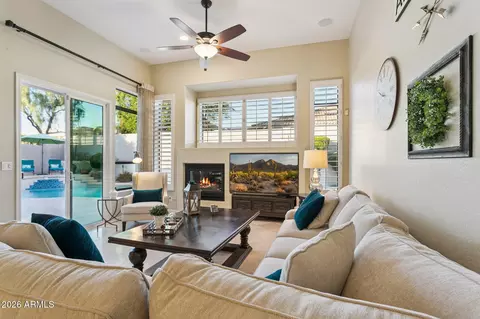 Living - 4806 Estevan Rd, Phoenix, AZ 85054 photo 2 of 3