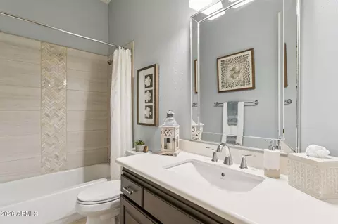 Bath - 4806 Estevan Rd, Phoenix, AZ 85054 photo 4 of 4