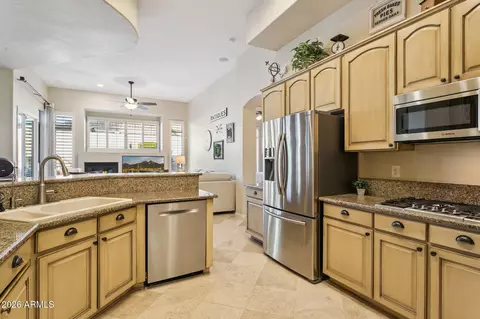 Kitchen - 4806 Estevan Rd, Phoenix, AZ 85054 photo 3 of 4