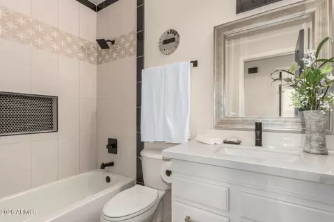 Bath - 7265 E Lindner Ave, Mesa, AZ 85209 photo 3 of 3