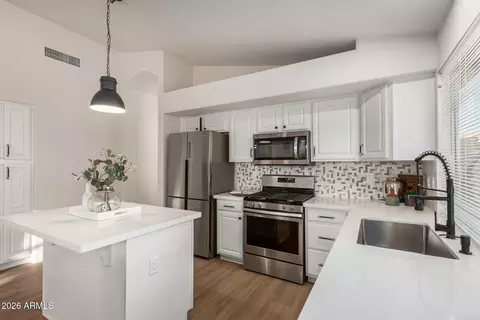 Kitchen - 7265 E Lindner Ave, Mesa, AZ 85209 photo 3 of 5