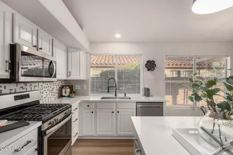 Kitchen - 7265 E Lindner Ave, Mesa, AZ 85209 photo 5 of 5