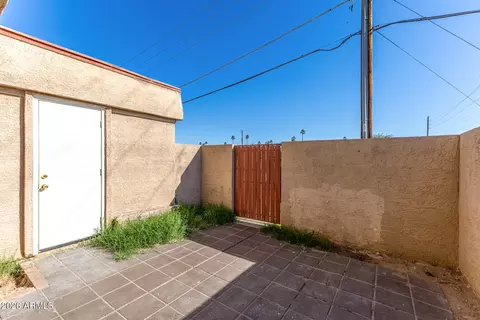 Exterior - 3936 W Camelback Rd, Phoenix, AZ 85019 photo 3 of 3