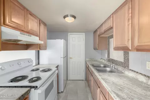 Kitchen - 3936 W Camelback Rd, Phoenix, AZ 85019 photo 1 of 1
