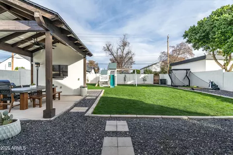 Exterior - 4223 N 41st Pl, Phoenix, AZ 85018 photo 6 of 8