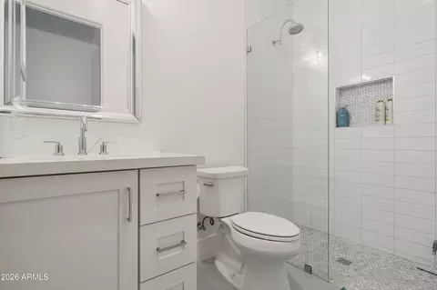 Bath - 4223 N 41st Pl, Phoenix, AZ 85018 photo 5 of 5