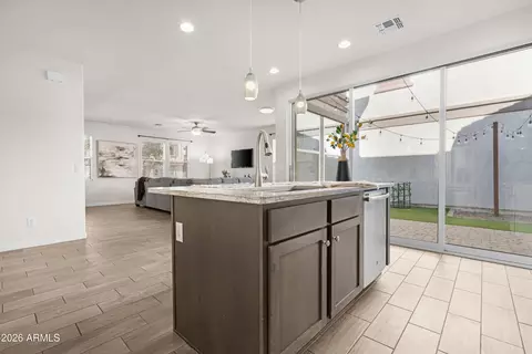 Kitchen - 2635 S 107th St, Mesa, AZ 85209 photo 6 of 7