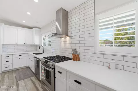 Kitchen - 3041 Elm St, Phoenix, AZ 85016 photo 6 of 8