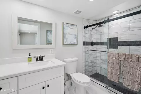 Bath - 3041 Elm St, Phoenix, AZ 85016 photo 1 of 6