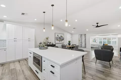 Kitchen - 3041 Elm St, Phoenix, AZ 85016 photo 3 of 8