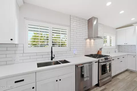 Kitchen - 3041 Elm St, Phoenix, AZ 85016 photo 2 of 8