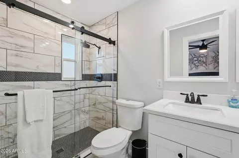 Bath - 3041 Elm St, Phoenix, AZ 85016 photo 6 of 6
