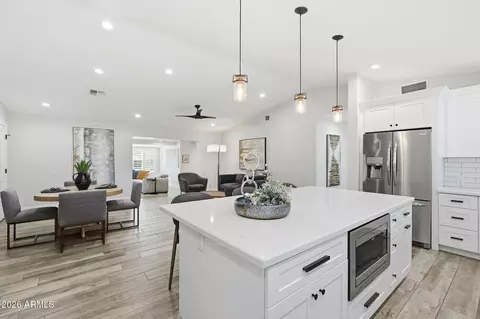 Kitchen - 3041 Elm St, Phoenix, AZ 85016 photo 5 of 8