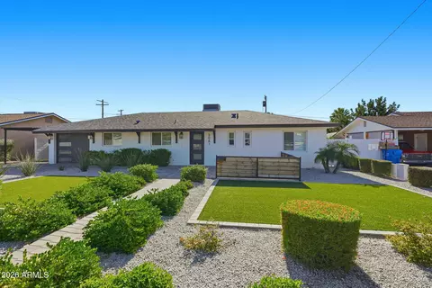 Exterior - 3041 Elm St, Phoenix, AZ 85016 photo 3 of 9