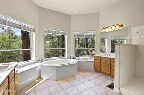 Bath - 864 E Highline Dr, Payson, AZ 85541 photo 2 of 7