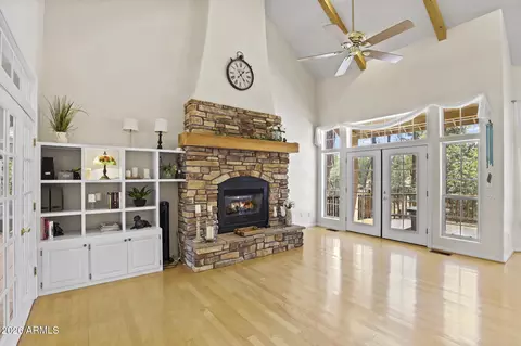 Living - 864 E Highline Dr, Payson, AZ 85541 photo 2 of 3