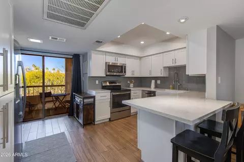 9115 E Purdue Ave #220, Scottsdale, AZ 85258