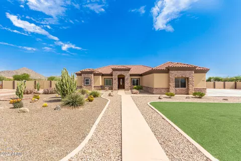 6786 W Gelding Ln, Coolidge, AZ 85128