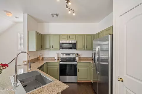 Kitchen - 4310 E Jasper Dr, Gilbert, AZ 85296 photo 2 of 3