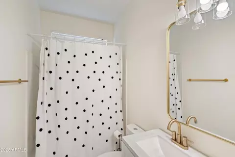 Bath - 4310 E Jasper Dr, Gilbert, AZ 85296 photo 3 of 3