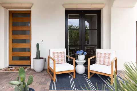 3927 E Sheila Ln, Phoenix, AZ 85018 photo 5