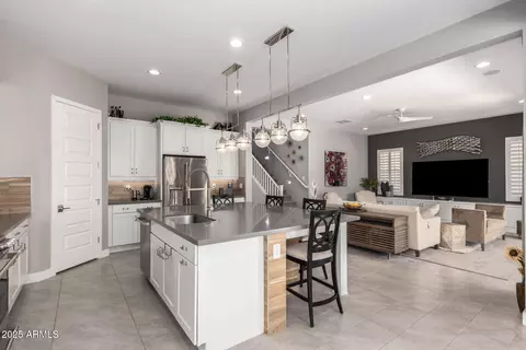 Kitchen - 3251 E Bryce Ln, Phoenix, AZ 85050 photo 3 of 4