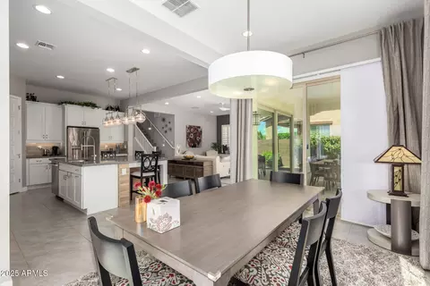 Dining - 3251 E Bryce Ln, Phoenix, AZ 85050 photo 5 of 5
