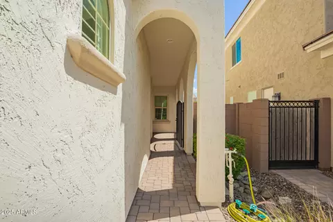 Exterior - 3251 E Bryce Ln, Phoenix, AZ 85050 photo 4 of 16