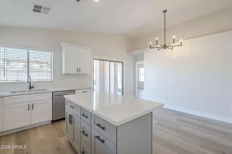 Kitchen - 2518 W Carson Rd, Phoenix, AZ 85041 photo 4 of 5