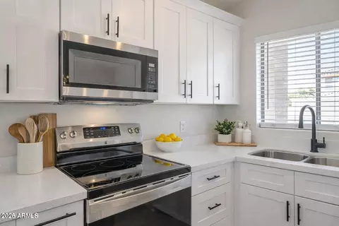 Kitchen - 2518 W Carson Rd, Phoenix, AZ 85041 photo 5 of 5