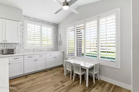 Kitchen - 4304 E Sands Dr, Phoenix, AZ 85050 photo 5 of 6