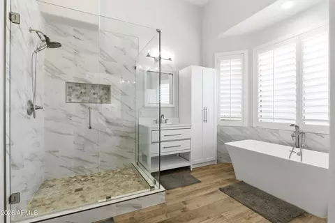 Bath - 4304 E Sands Dr, Phoenix, AZ 85050 photo 1 of 5