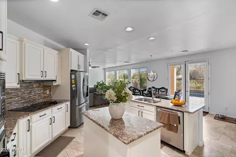 Kitchen - 10933 E Renfield Ave, Mesa, AZ 85212 photo 3 of 4