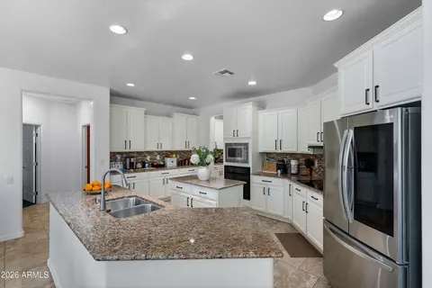 Kitchen - 10933 E Renfield Ave, Mesa, AZ 85212 photo 1 of 4