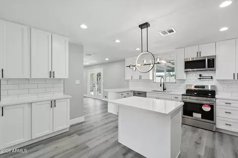 3122 W Joan De Arc Ave, Phoenix, AZ 85029