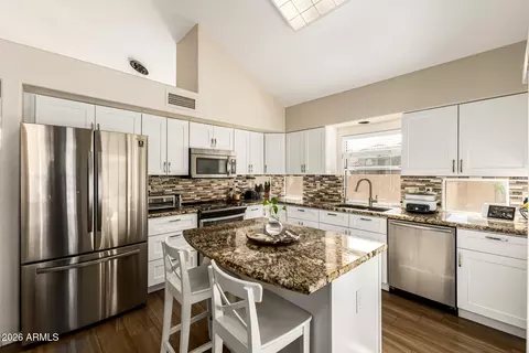 Kitchen - 16614 S 12th Pl, Phoenix, AZ 85048 photo 2 of 4