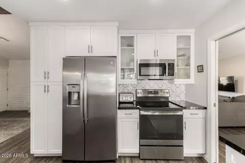 Kitchen - 1500 Edgewater Dr, Tempe, AZ 85283 photo 3 of 4