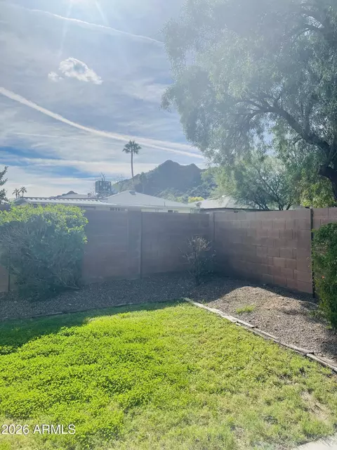 Exterior - 2301 E Laurel Ln, Phoenix, AZ 85028 photo 3 of 4