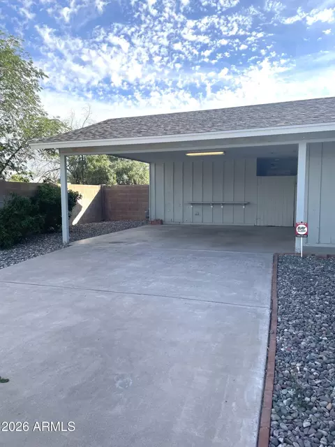 Exterior - 2301 E Laurel Ln, Phoenix, AZ 85028 photo 2 of 4